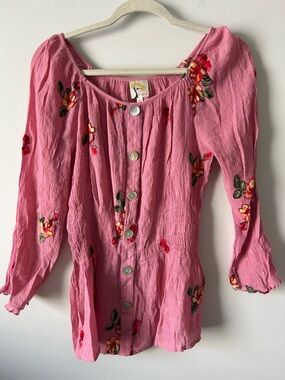Fig and flour, embroidered BoHo blouse size medium